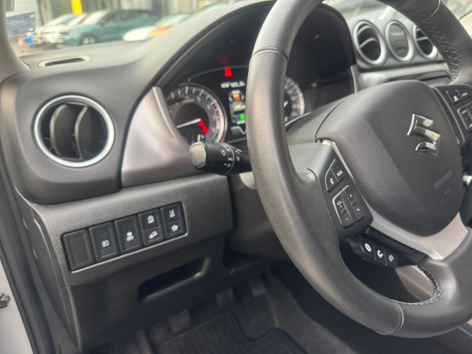 Suzuki Vitara 1.4 Turbo Hybrid  в ГАРАНЦИЯ - изображение 10