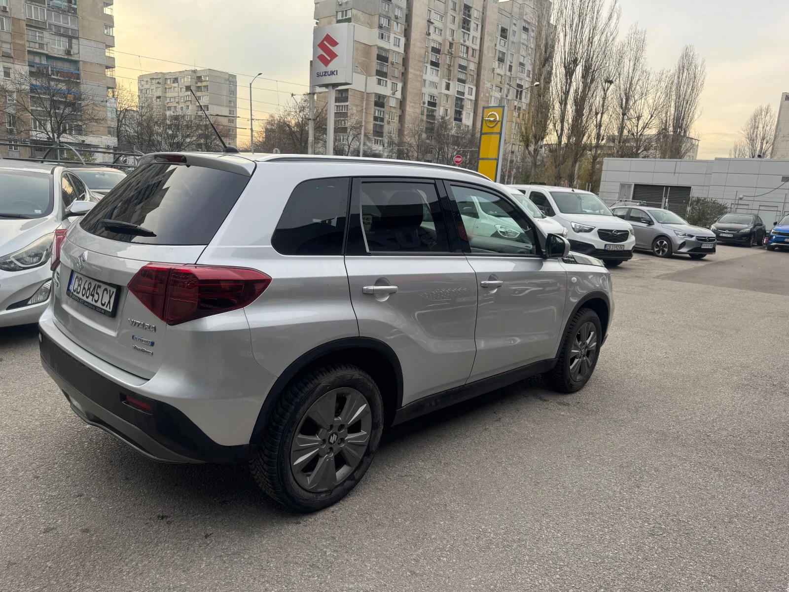 Suzuki Vitara 1.4 Turbo Hybrid  в ГАРАНЦИЯ - изображение 7