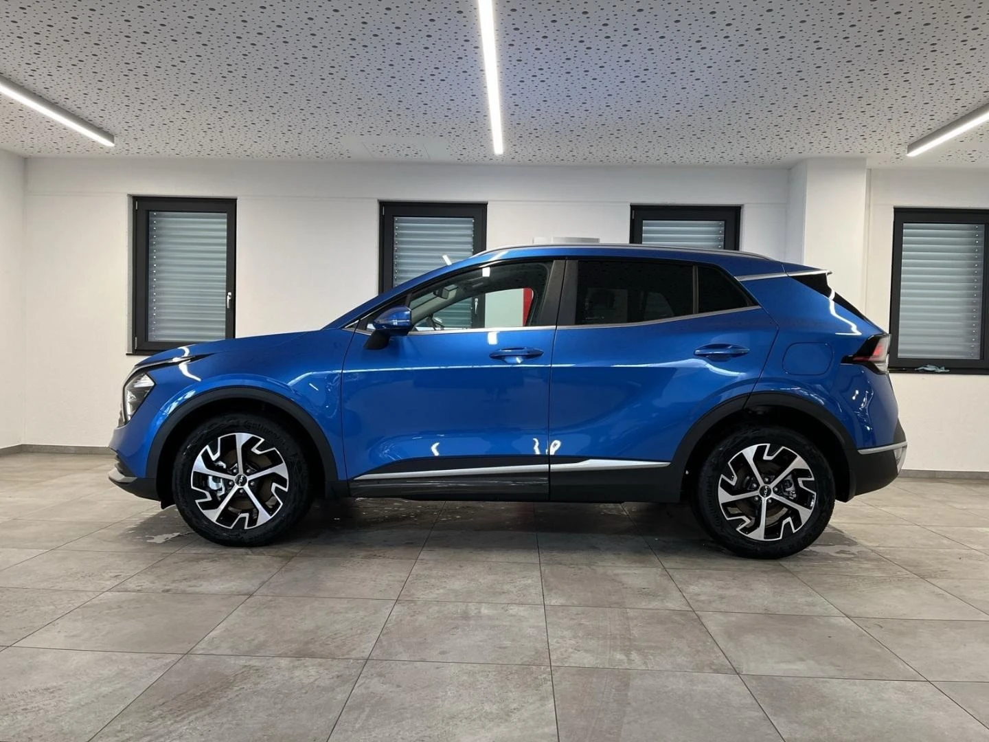 Kia Sportage HYBRID* DISTR* MEMORY* LED* KEYLESS* CARPLAY - изображение 5
