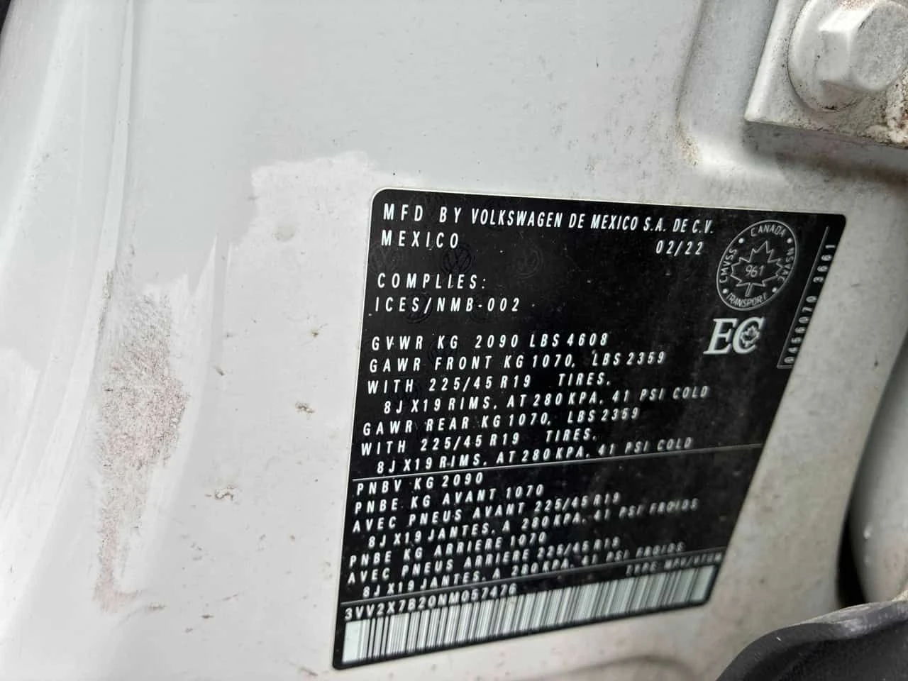 VW Taos * Highline * CARFAX * ПОДГРЕВИ* ОБДУХВАНЕ* ПАНОРАМ, снимка 13 - Автомобили и джипове - 53827641