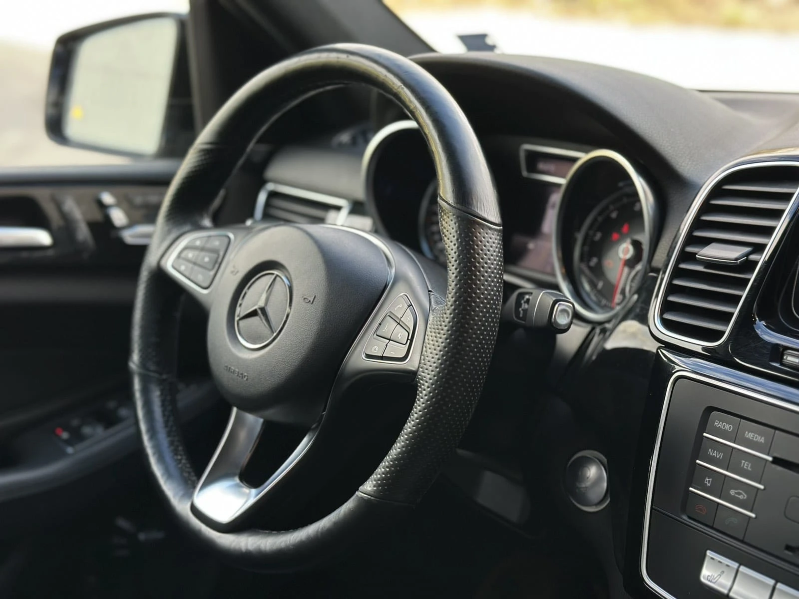 Mercedes-Benz GLE 400 AMG LINE, снимка 5 - Автомобили и джипове - 54114595