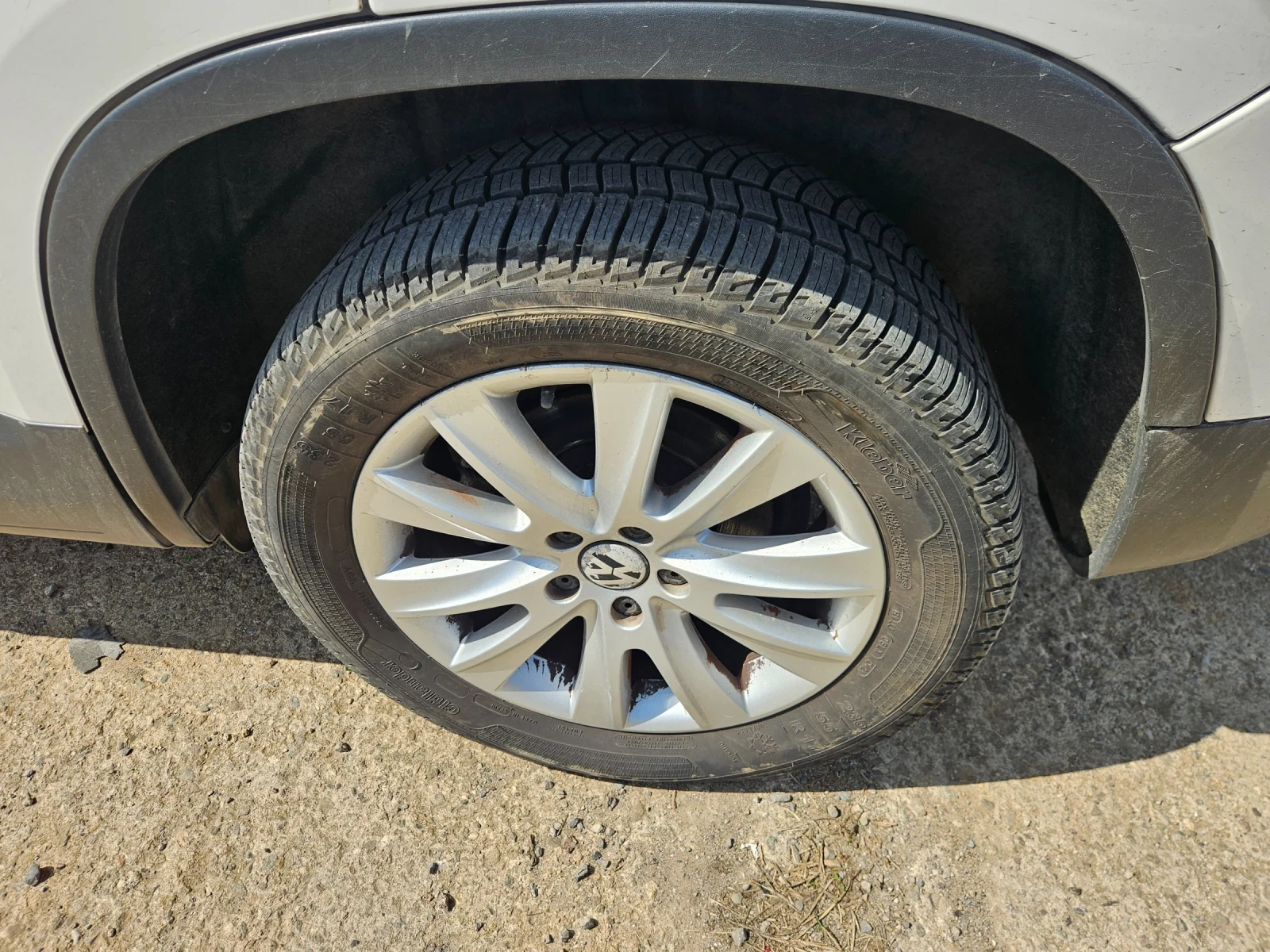 VW Tiguan 2.0дизел 140кс 2010год - 4MOTION, снимка 5 - Автомобили и джипове - 54163128