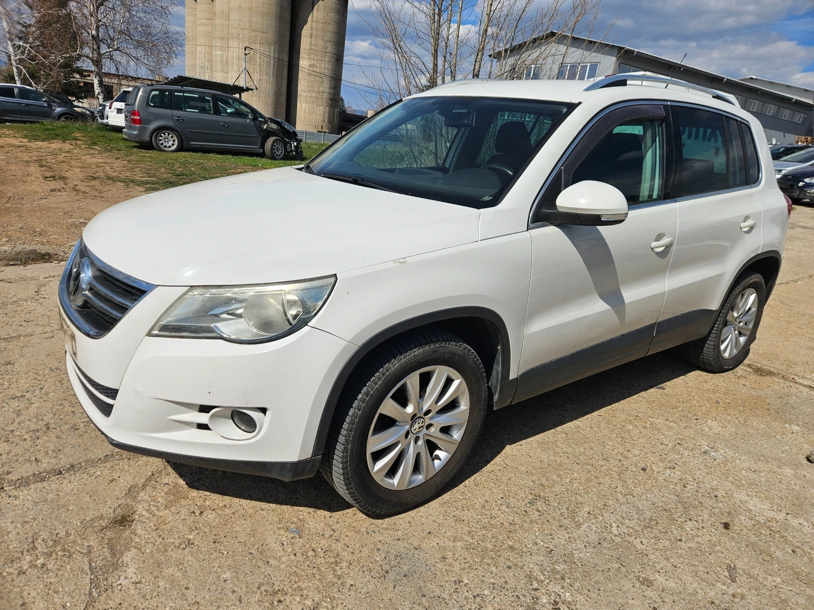 VW Tiguan 2.0дизел 140кс 2010год - 4MOTION, снимка 4 - Автомобили и джипове - 54163128