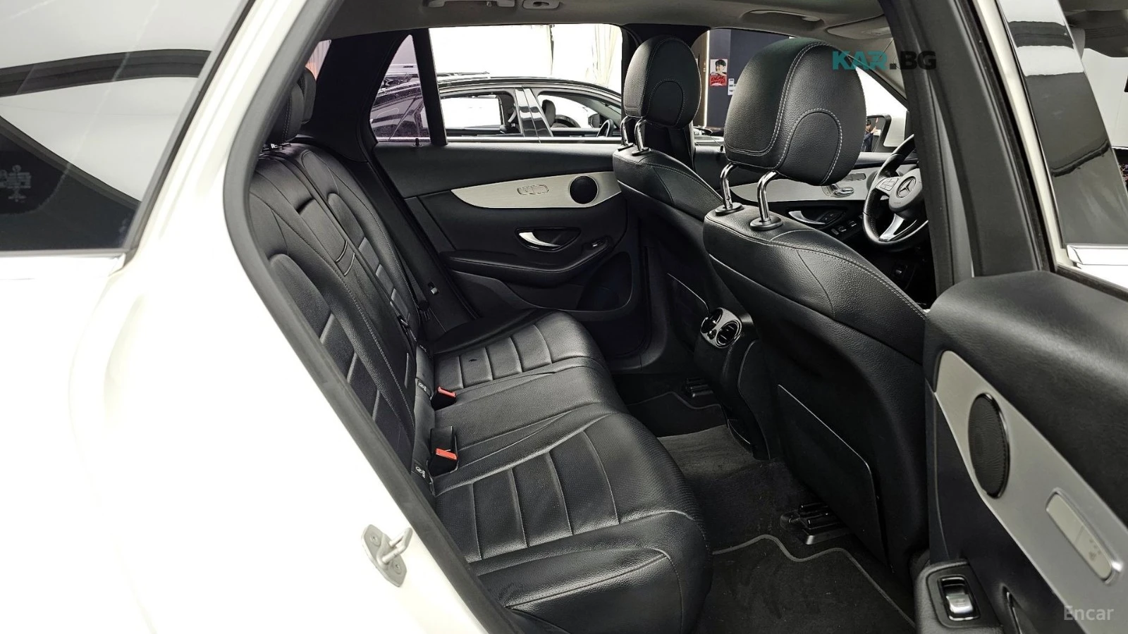 Mercedes-Benz GLC 220 * 4MATIC* КОЖА* ПОДГРЕВ* ПАНОРАМА* КАМЕРА* , снимка 12 - Автомобили и джипове - 54660224