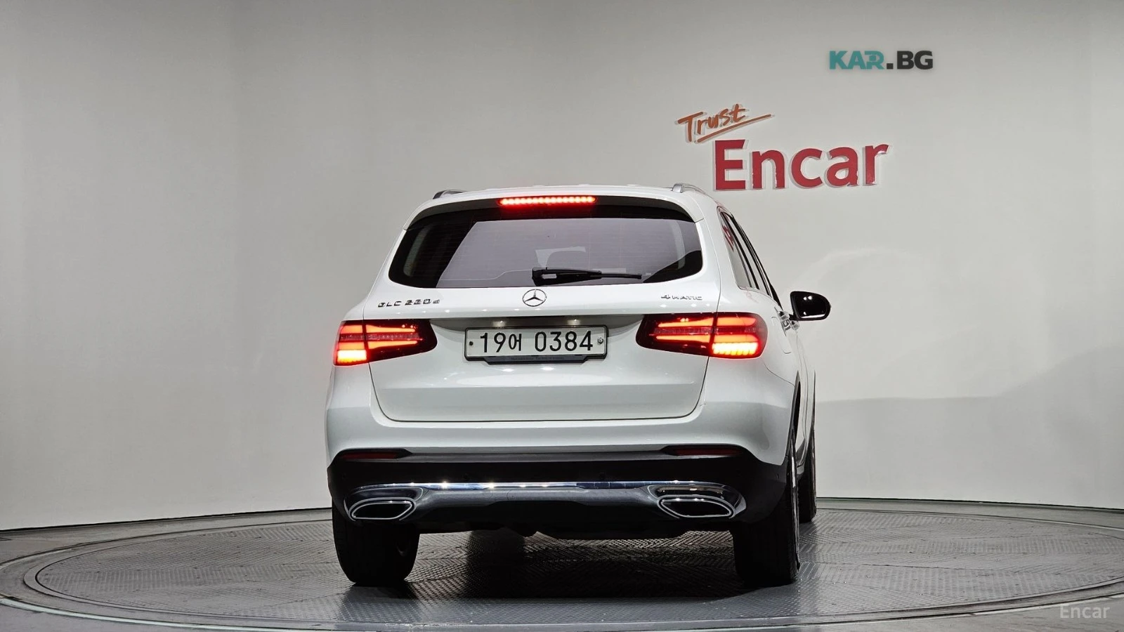 Mercedes-Benz GLC 220 * 4MATIC* КОЖА* ПОДГРЕВ* ПАНОРАМА* КАМЕРА* , снимка 4 - Автомобили и джипове - 54660224