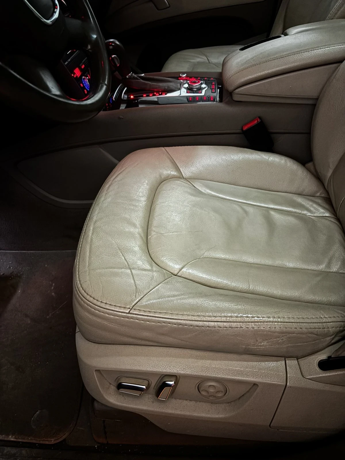 Audi Q7, снимка 10 - Автомобили и джипове - 54755692