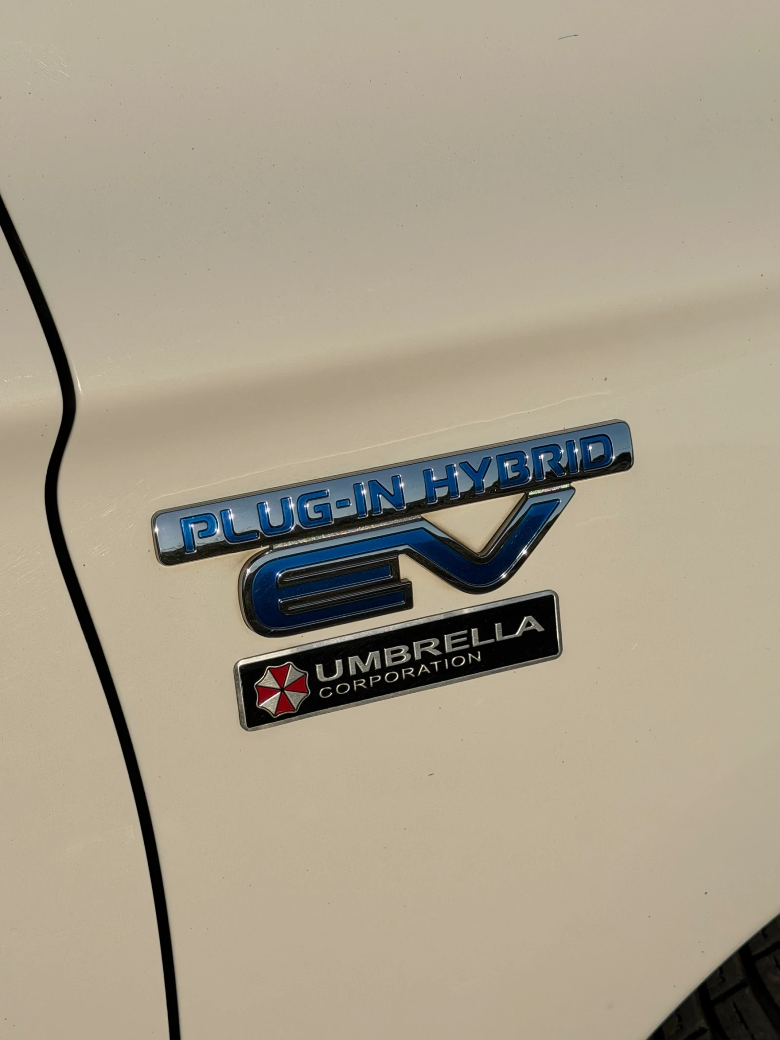 Mitsubishi Outlander 2.0 Plug-in Hybrid , снимка 16 - Автомобили и джипове - 55063545
