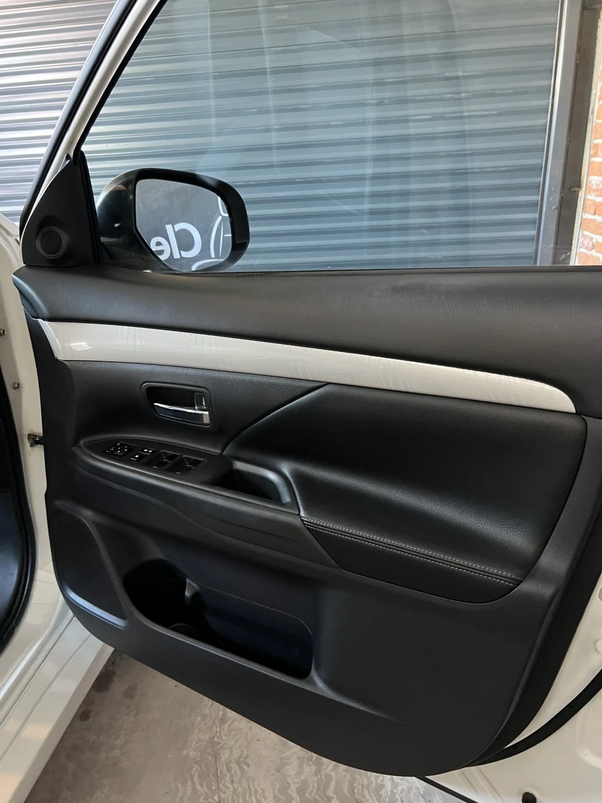 Mitsubishi Outlander 2.0 Plug-in Hybrid , снимка 12 - Автомобили и джипове - 55063545