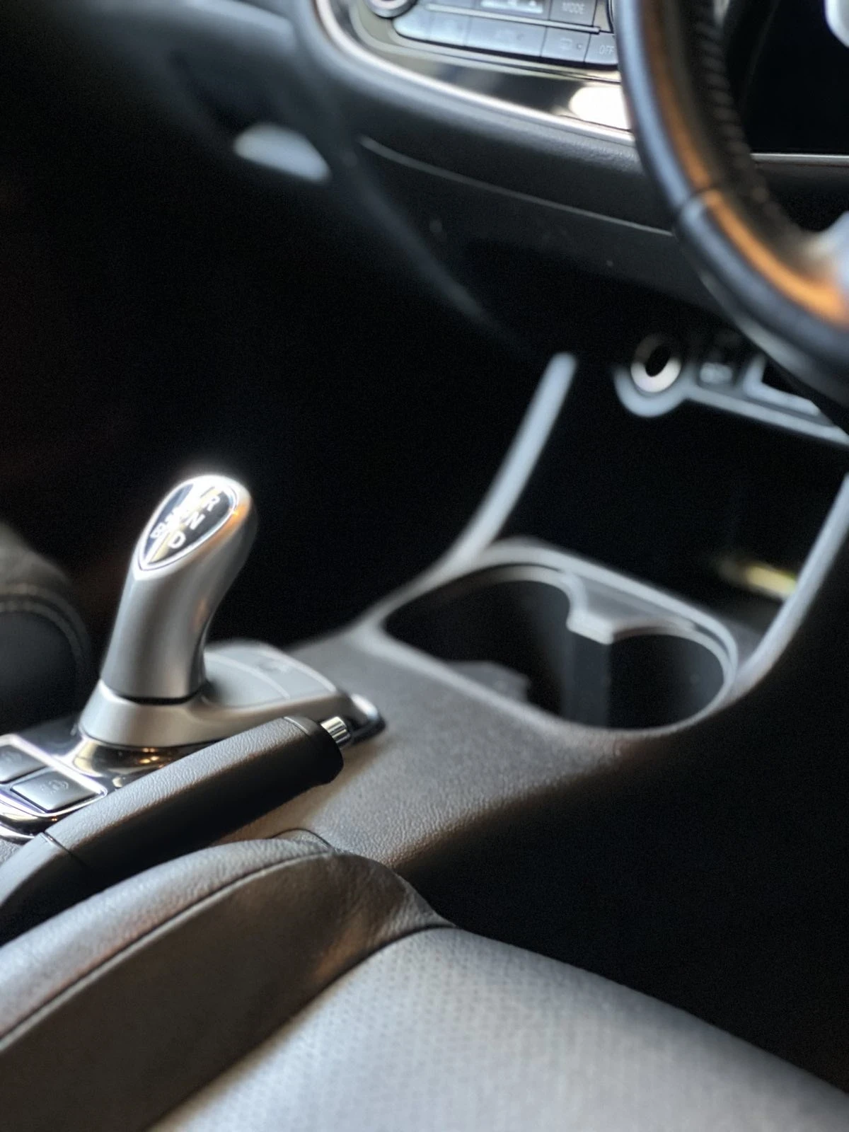 Mitsubishi Outlander 2.0 Plug-in Hybrid , снимка 13 - Автомобили и джипове - 55063545