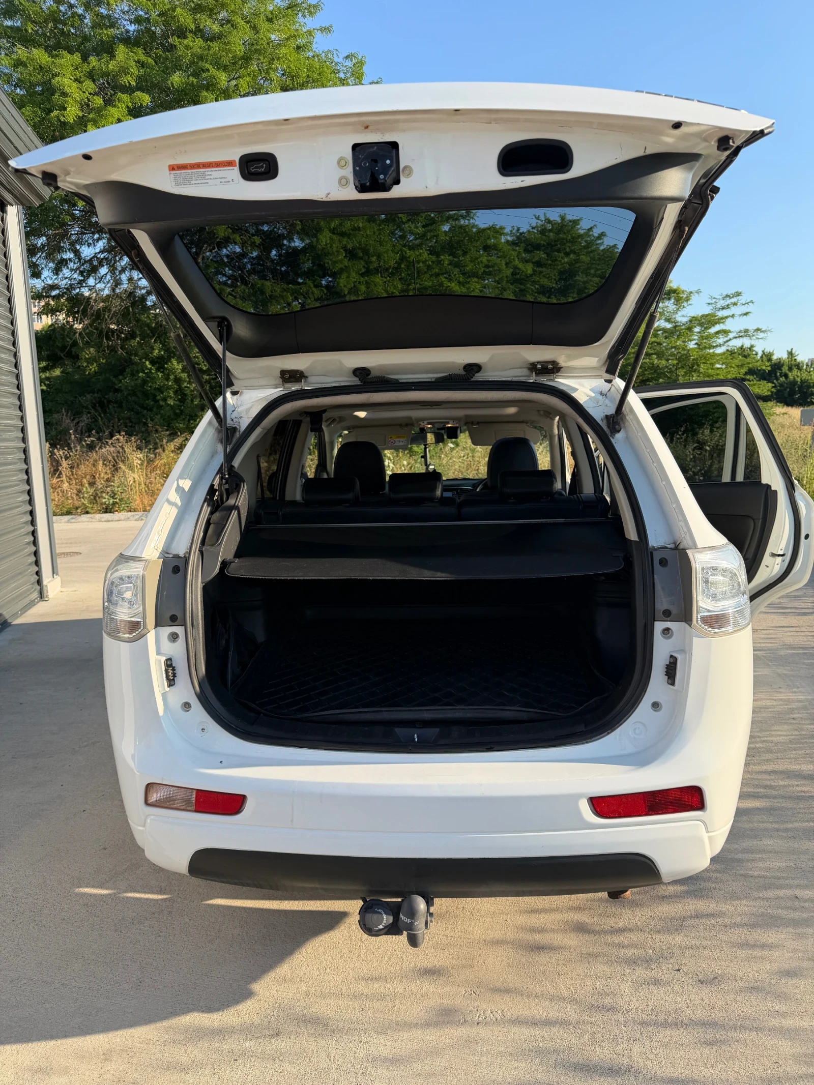 Mitsubishi Outlander 2.0 Plug-in Hybrid , снимка 5 - Автомобили и джипове - 55063545