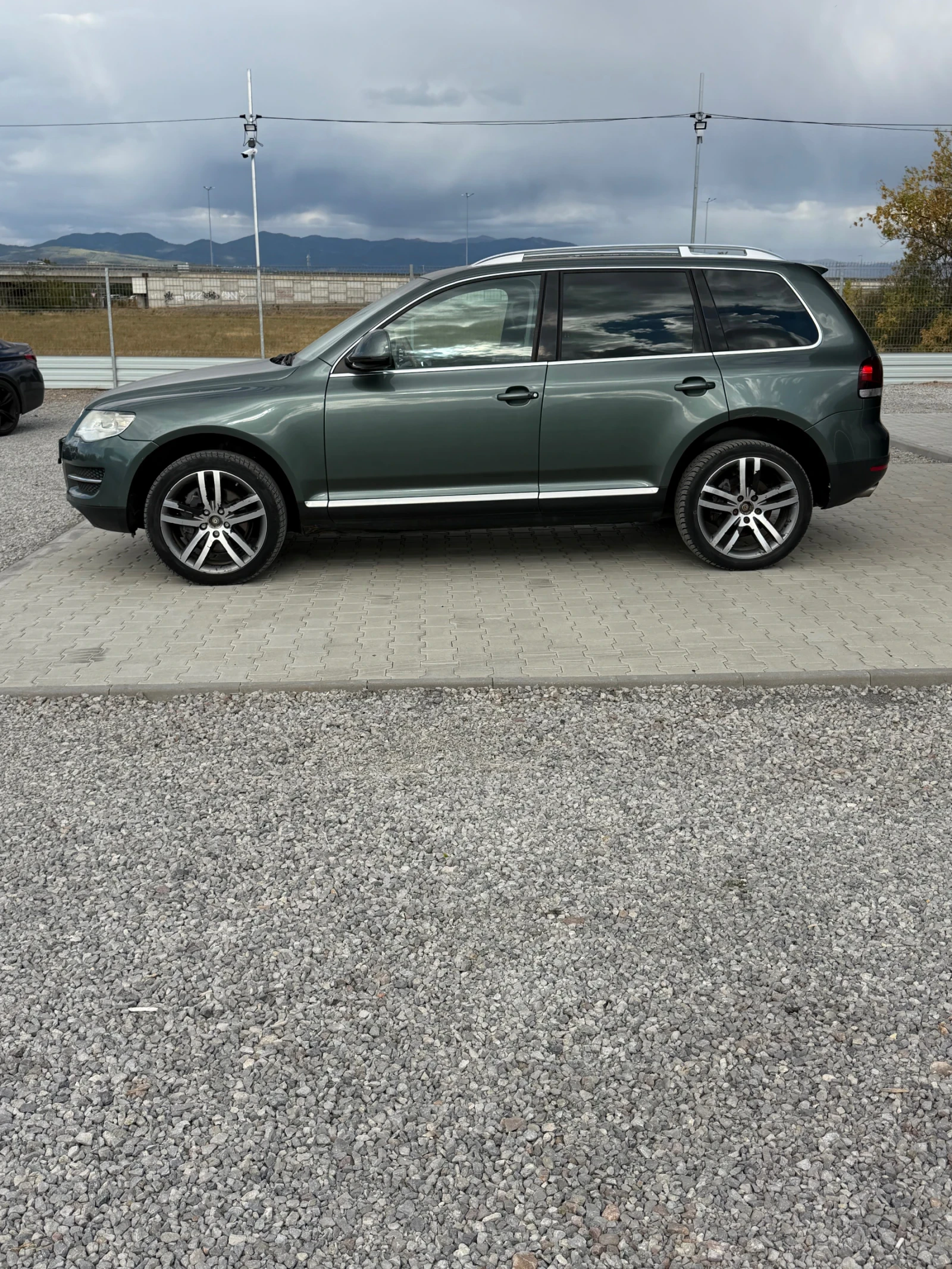 VW Touareg, снимка 5 - Автомобили и джипове - 56223471