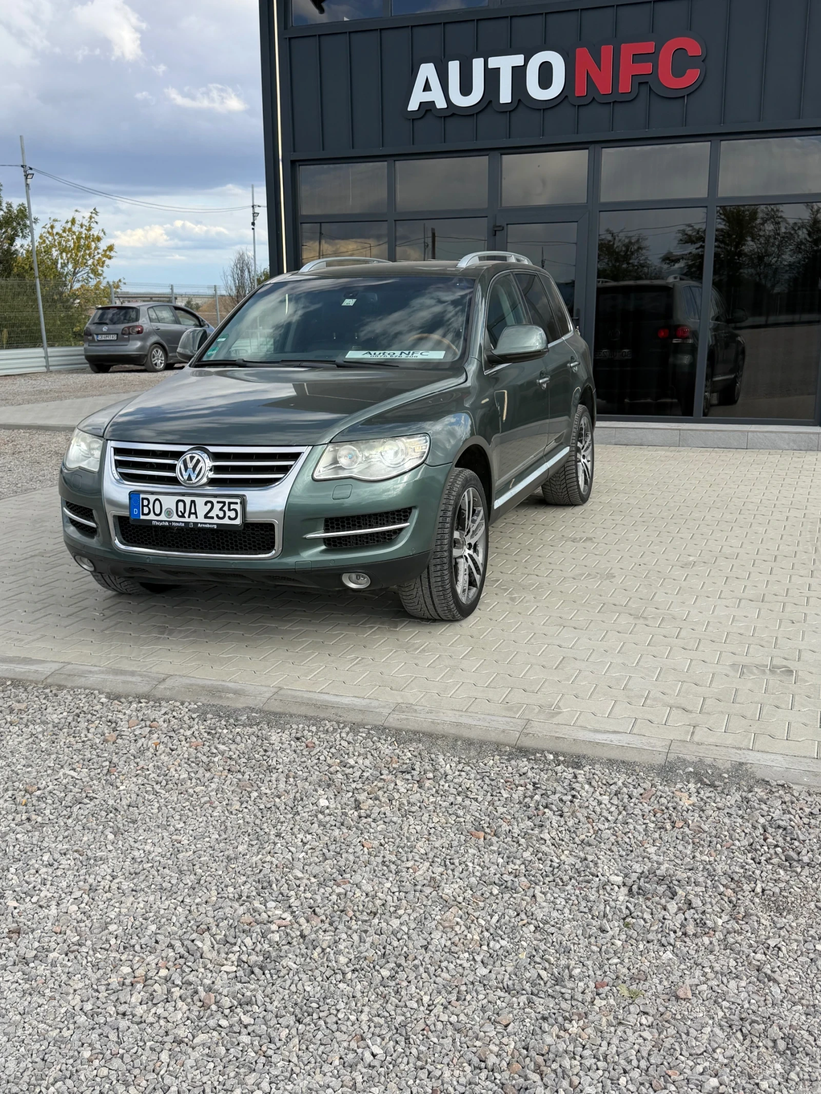 VW Touareg, снимка 2 - Автомобили и джипове - 56223471