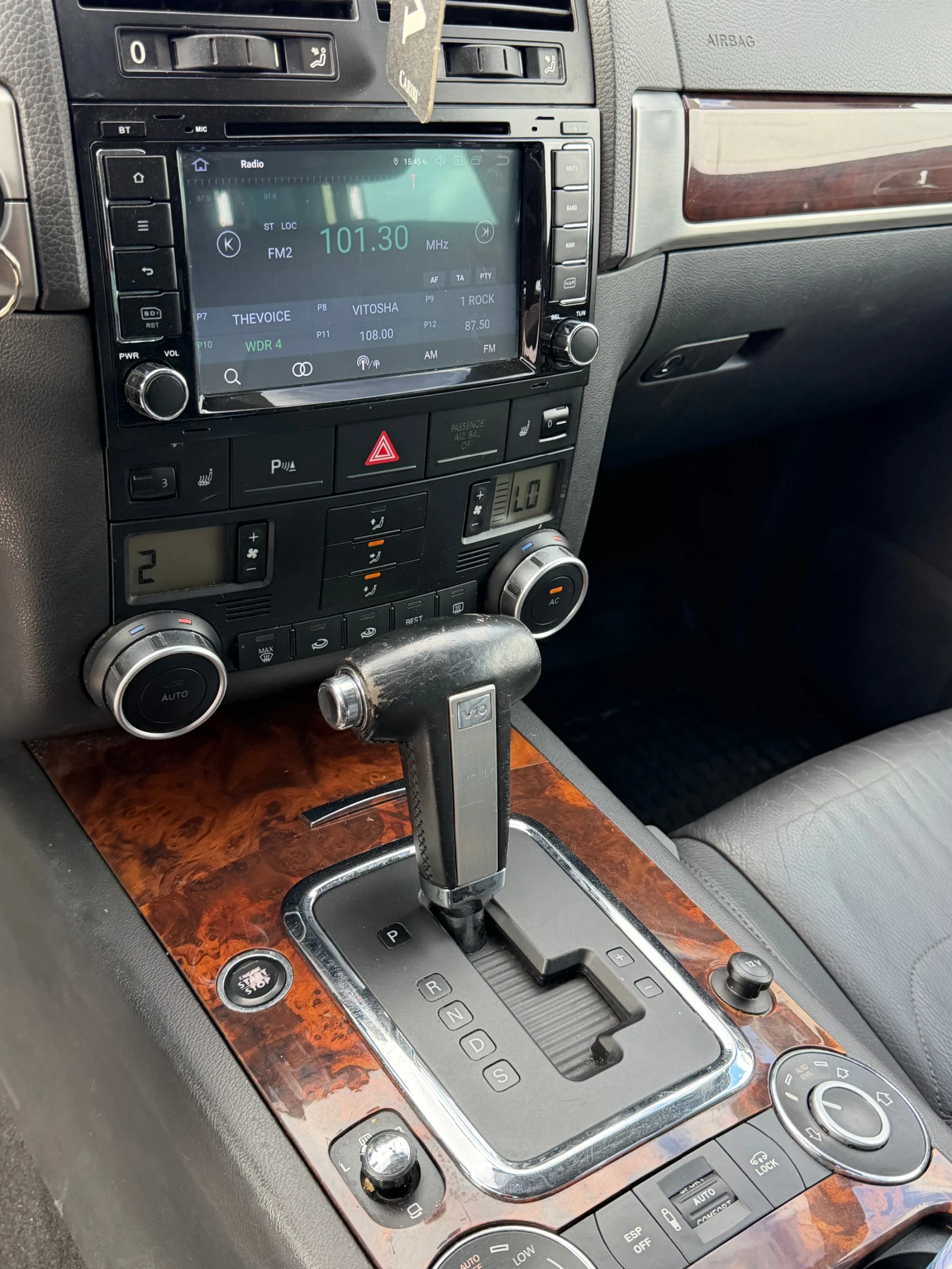 VW Touareg, снимка 9 - Автомобили и джипове - 56223471