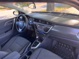 Toyota Auris 1.6i 132кс * Автоматик* , снимка 12