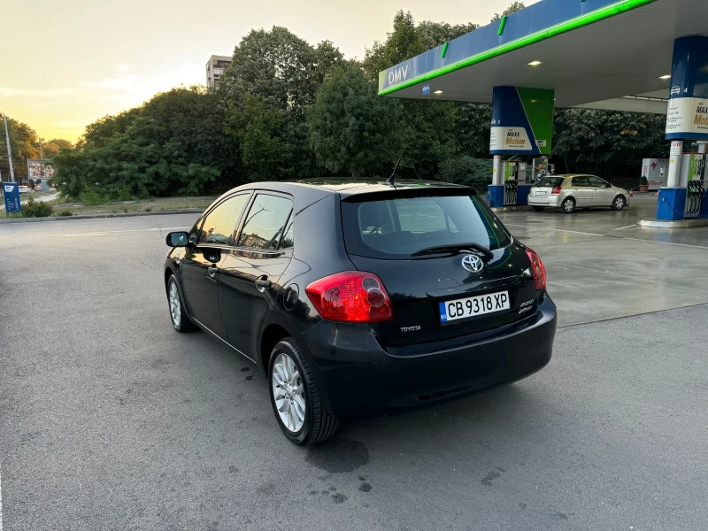 Toyota Auris 1.4 D4D, снимка 3 - Автомобили и джипове - 46939584