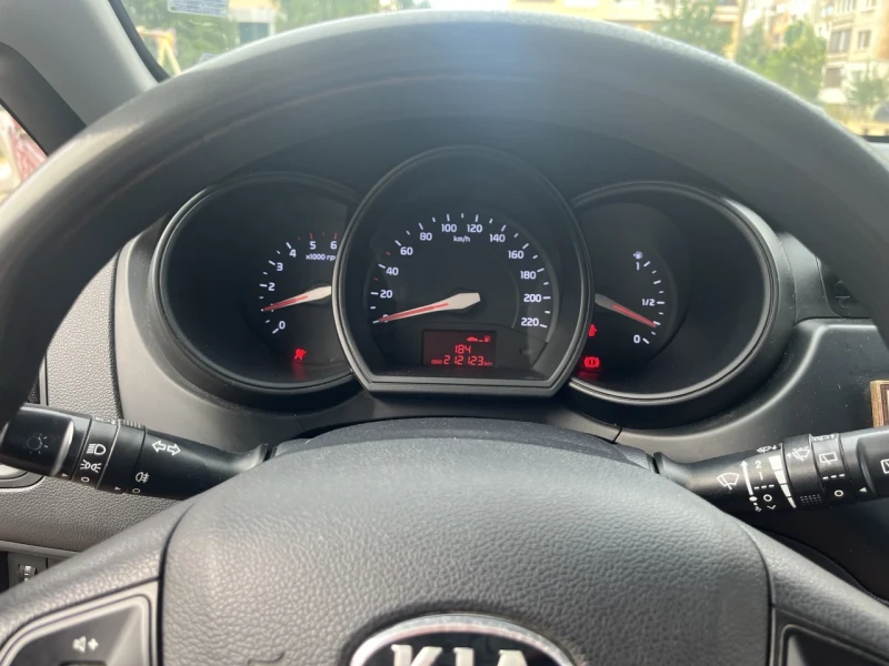 Kia Rio, снимка 7 - Автомобили и джипове - 47318288