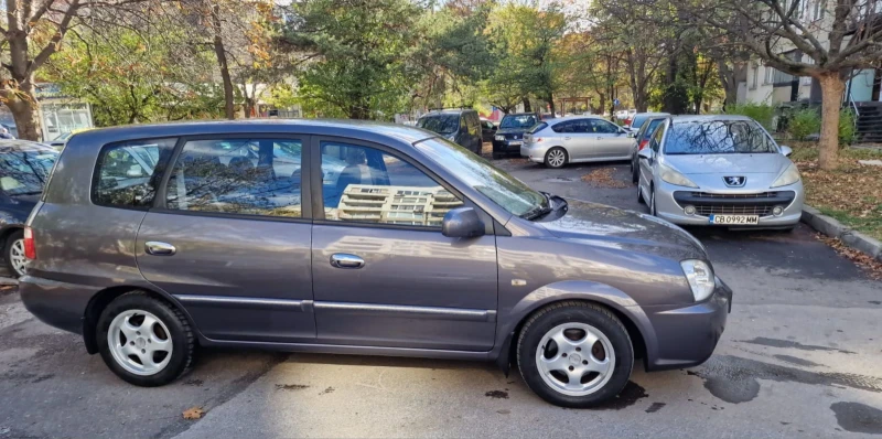 Kia Carens 2.0 Промоция , снимка 6 - Автомобили и джипове - 52848979