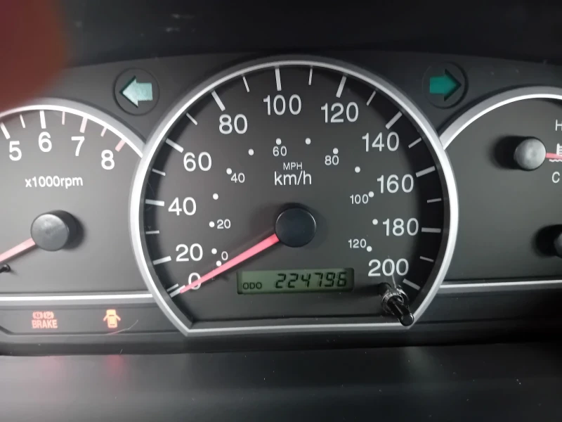 Kia Carens 2.0 Промоция , снимка 14 - Автомобили и джипове - 52848979