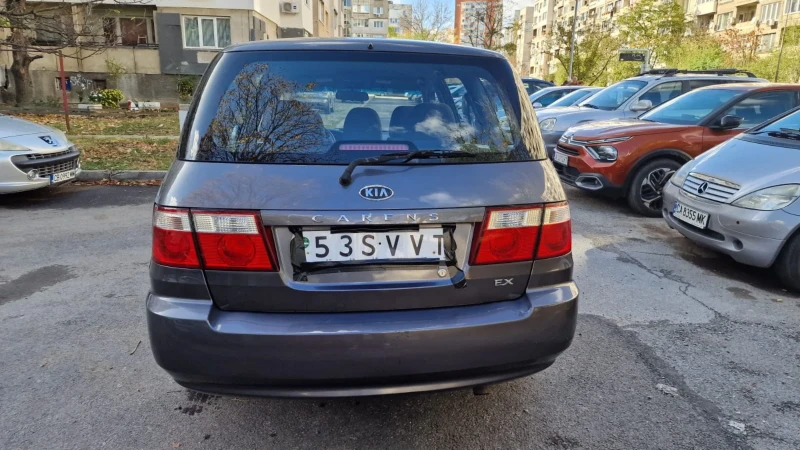 Kia Carens 2.0 Промоция , снимка 4 - Автомобили и джипове - 52848979