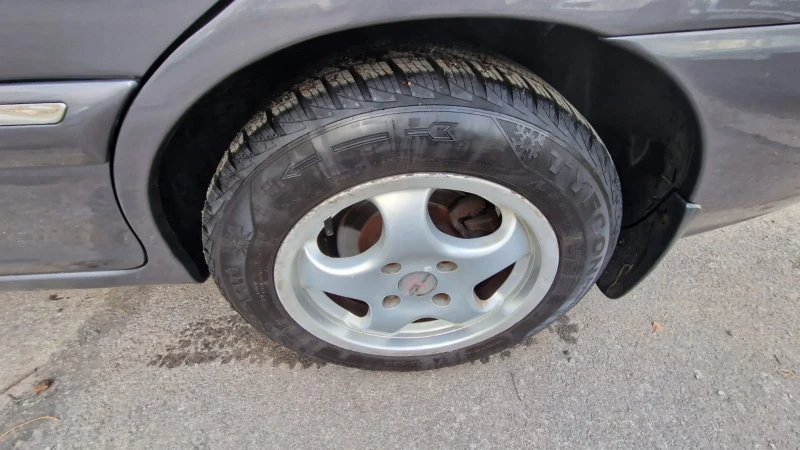 Kia Carens 2.0 Промоция , снимка 13 - Автомобили и джипове - 52848979