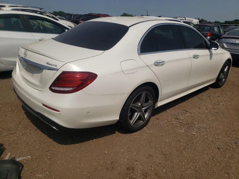 Mercedes-Benz E 300 4MATIC, снимка 3 - Автомобили и джипове - 48116778