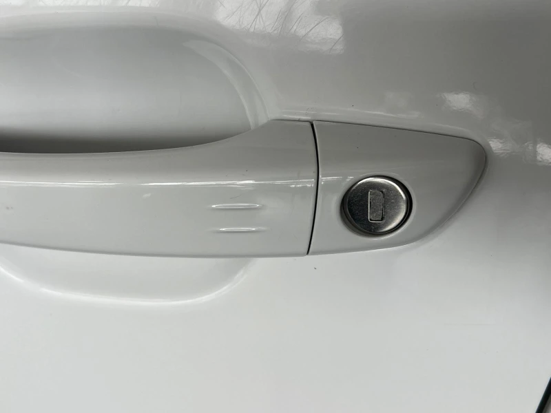 Peugeot 2008 ALLURE Keyless 3D Cockpit Carpley Led Navi Camera, снимка 15 - Автомобили и джипове - 48467870