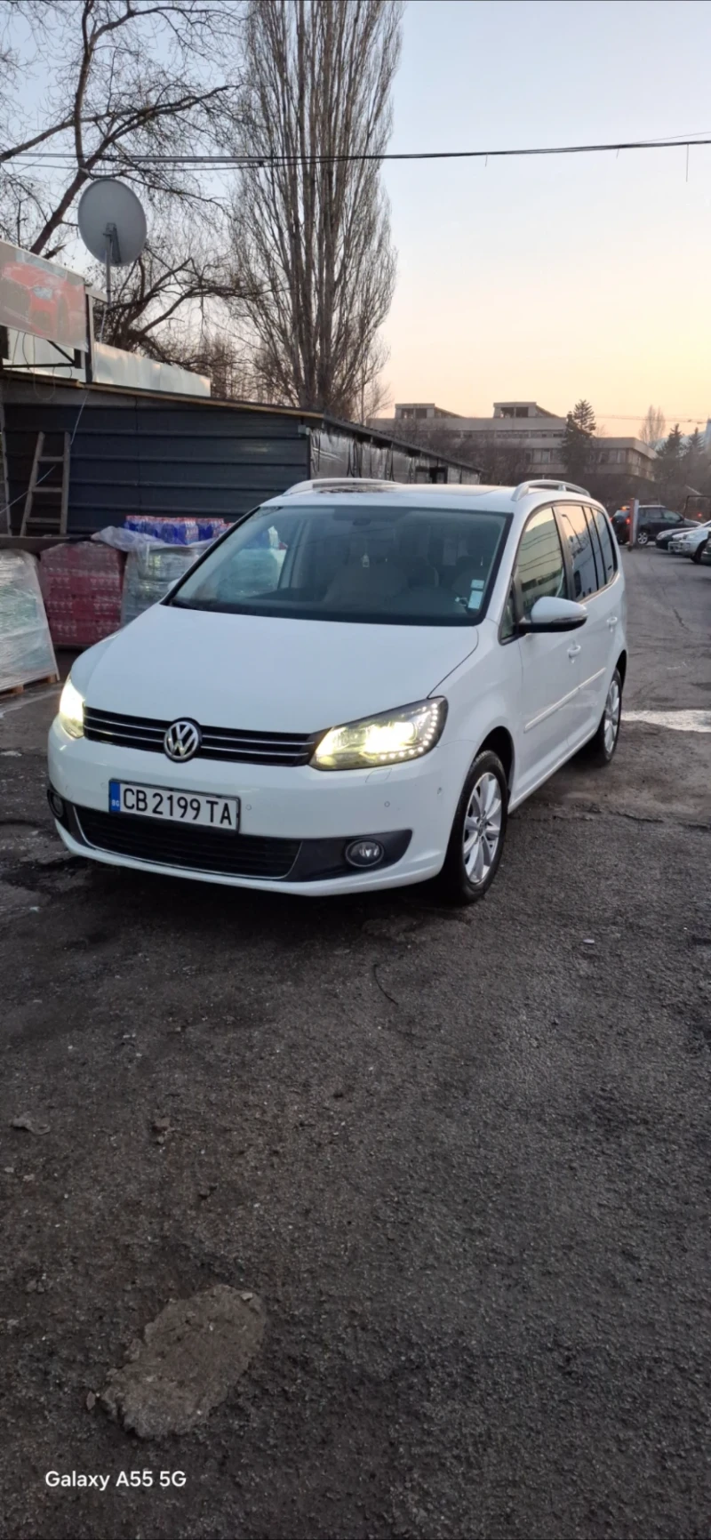 VW Touran, снимка 2 - Автомобили и джипове - 49100824