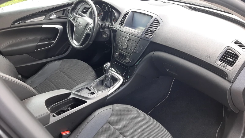 Opel Insignia 2000 CDTI /NAVI, снимка 9 - Автомобили и джипове - 51785166