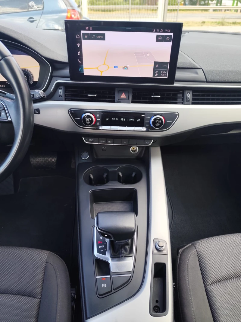 Audi A4 2.0 д.163 кс. mild hybrid, снимка 14 - Автомобили и джипове - 50995339