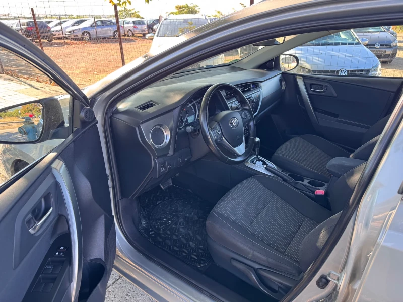 Toyota Auris 1.6i 132кс * Автоматик* , снимка 9 - Автомобили и джипове - 51461703
