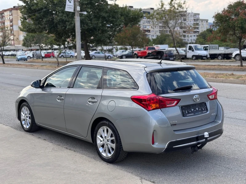 Toyota Auris 1.6i 132кс * Автоматик* , снимка 3 - Автомобили и джипове - 51461703