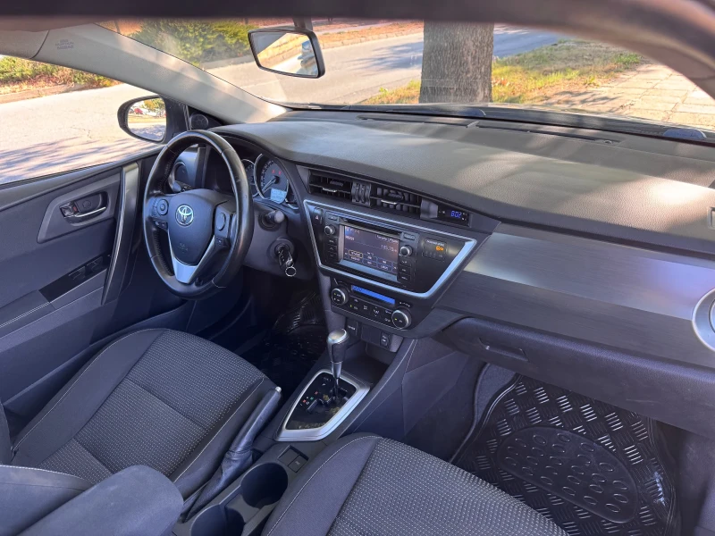 Toyota Auris 1.6i 132кс * Автоматик* , снимка 12 - Автомобили и джипове - 51461703