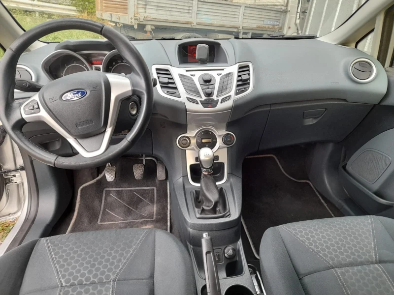 Ford Fiesta, снимка 8 - Автомобили и джипове - 51695671