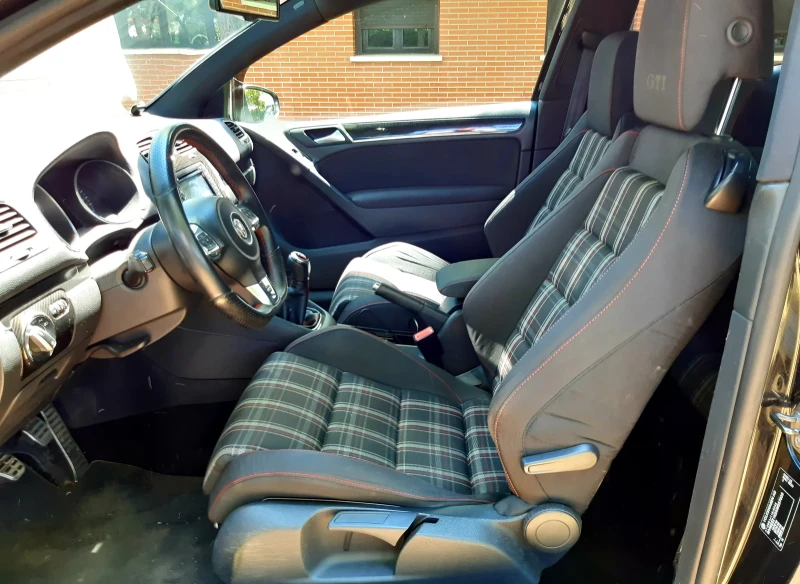 VW Golf GTi mk6, снимка 14 - Автомобили и джипове - 52203974