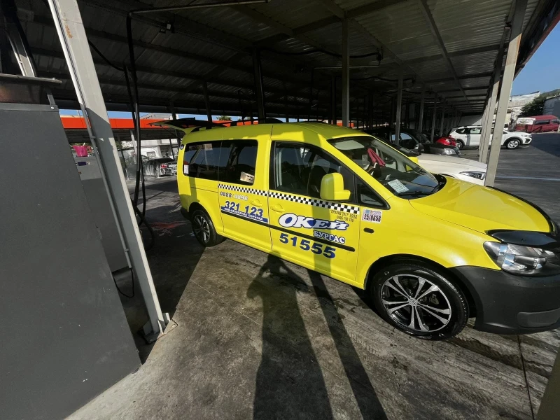 VW Caddy, снимка 3 - Автомобили и джипове - 52244699