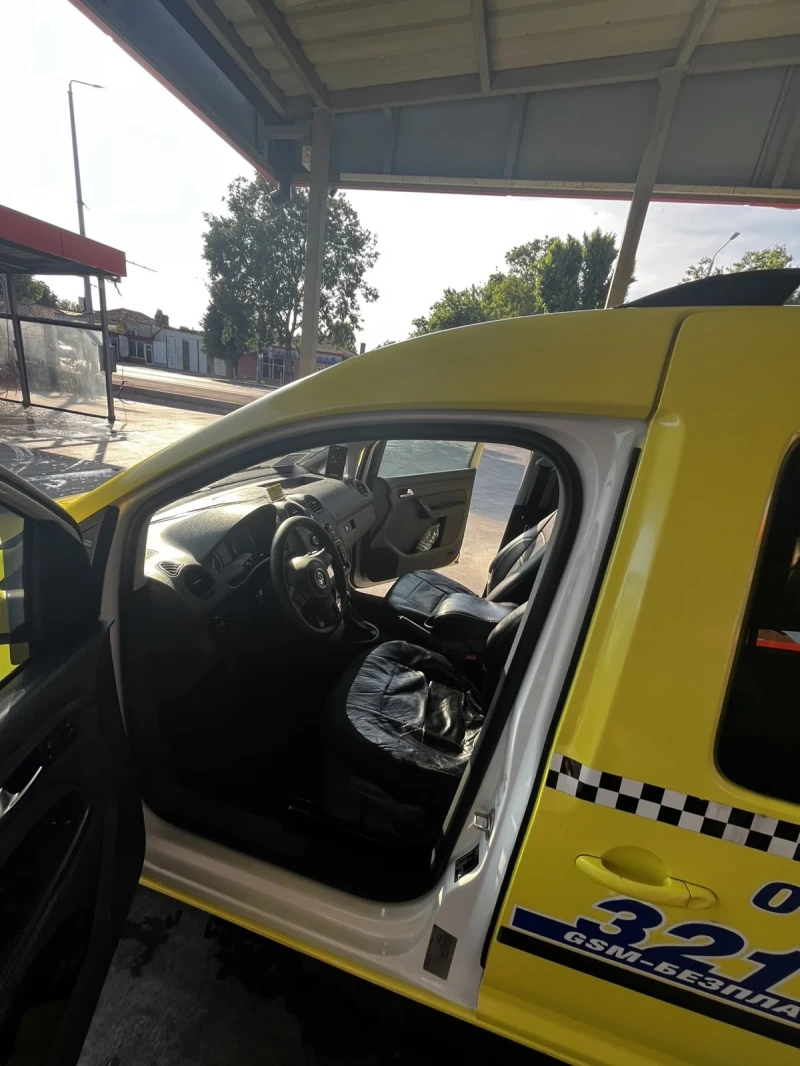 VW Caddy, снимка 6 - Автомобили и джипове - 52244699