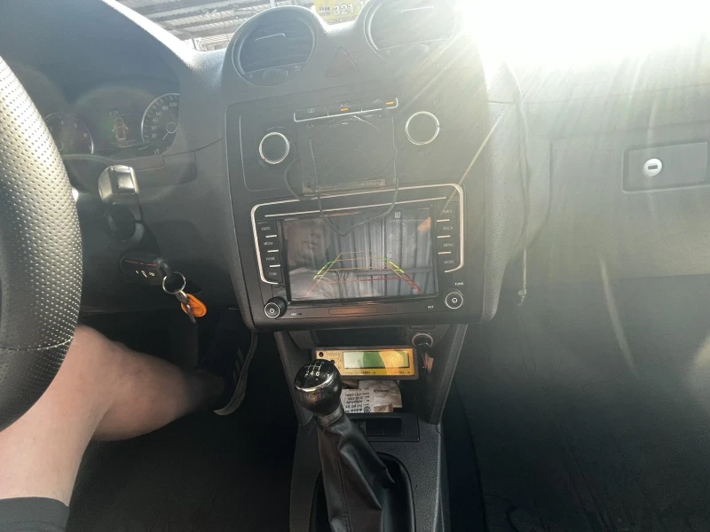 VW Caddy, снимка 7 - Автомобили и джипове - 52244699