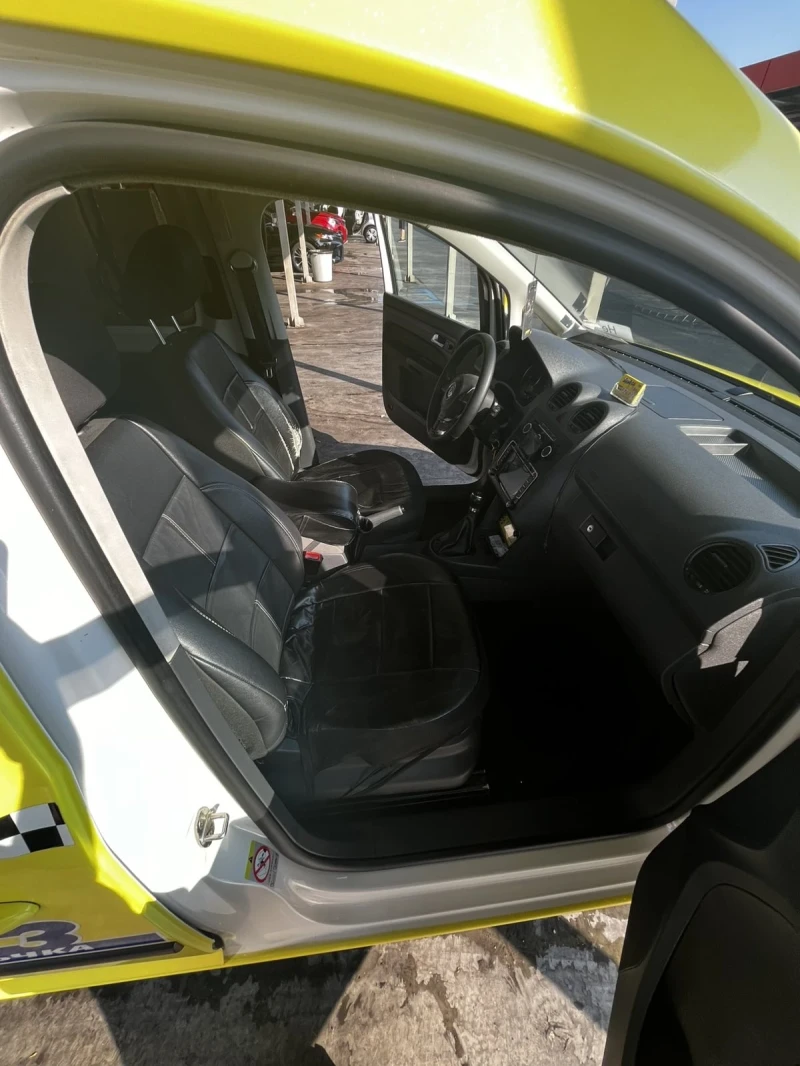 VW Caddy, снимка 5 - Автомобили и джипове - 52244699