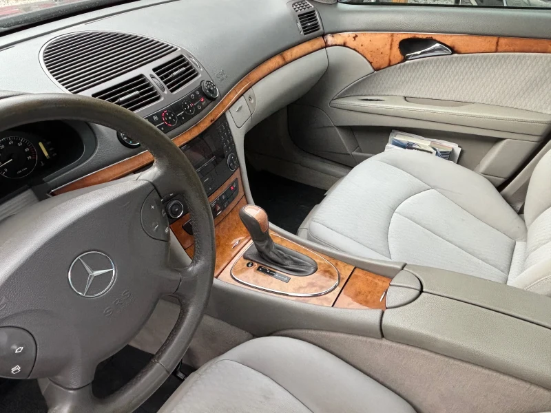 Mercedes-Benz E 240 184k км / FULL SERVICE HISTORY, снимка 6 - Автомобили и джипове - 53014050