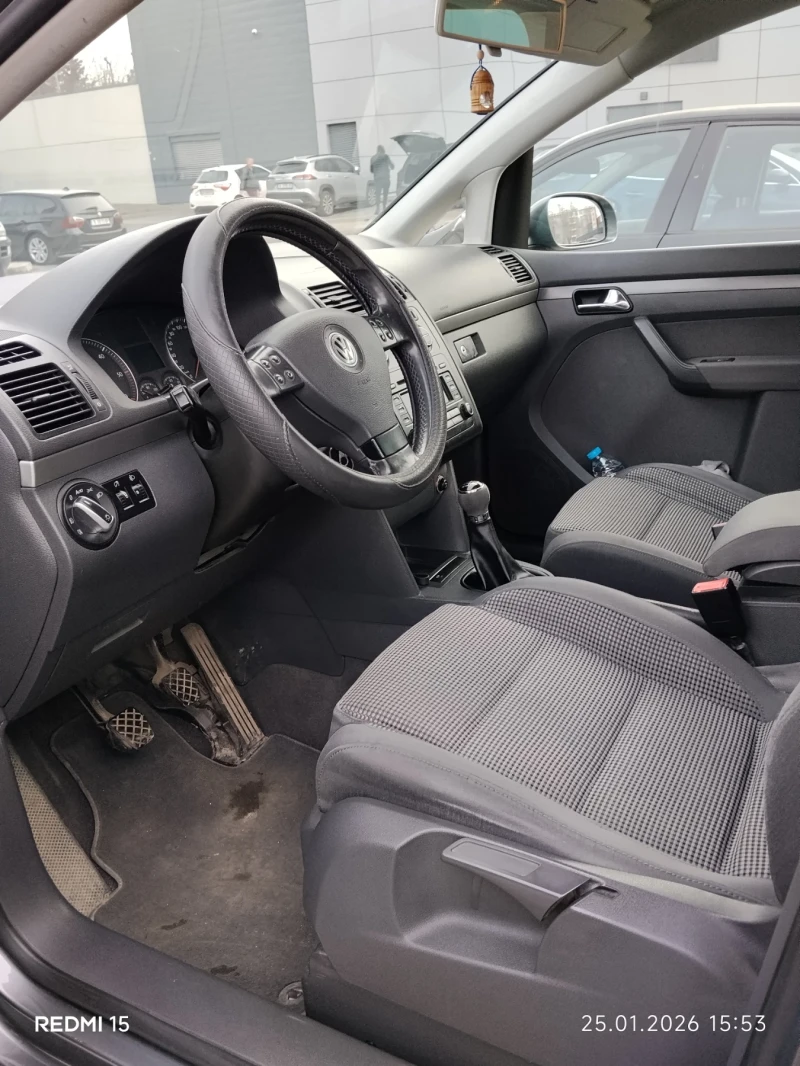 VW Touran, снимка 7 - Автомобили и джипове - 53223542