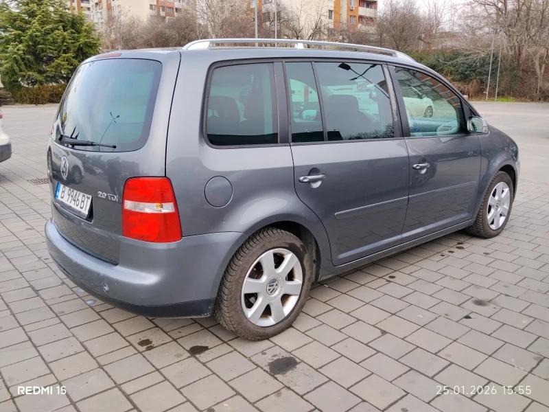VW Touran, снимка 4 - Автомобили и джипове - 53223542