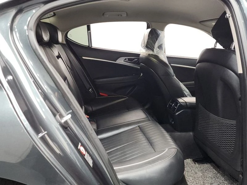 Genesis G70 2.2 Automatic, снимка 16 - Автомобили и джипове - 55598182