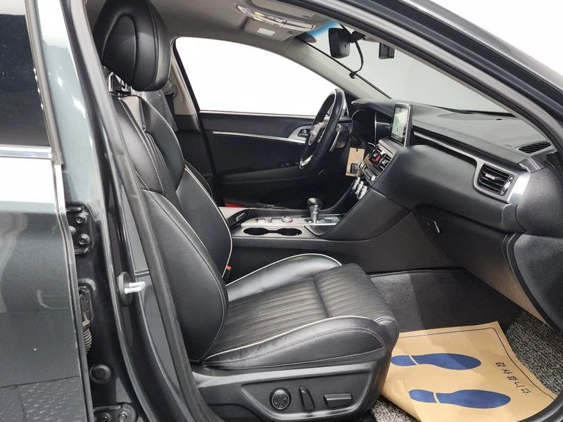 Genesis G70 2.2 Automatic, снимка 7 - Автомобили и джипове - 55598182