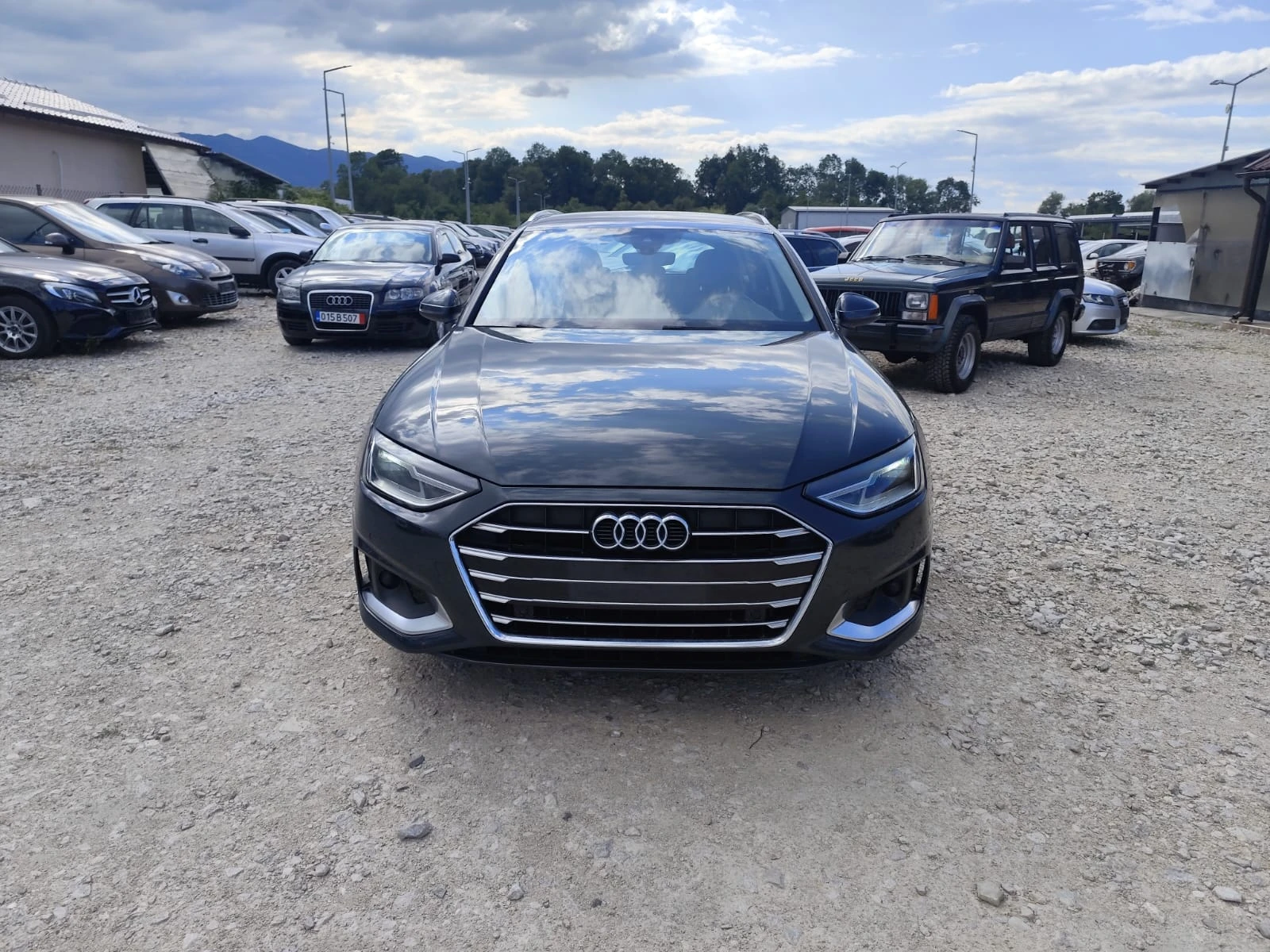 Audi A4 2.0 д.163 кс. mild hybrid - изображение 2