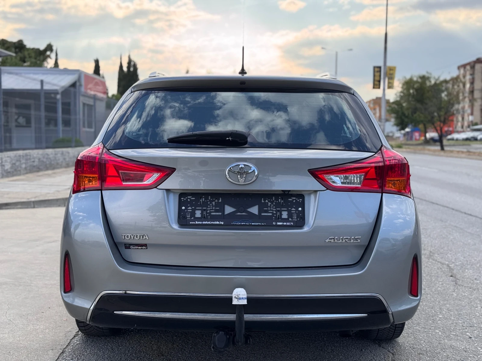Toyota Auris 1.6i 132кс * Автоматик*  - изображение 4