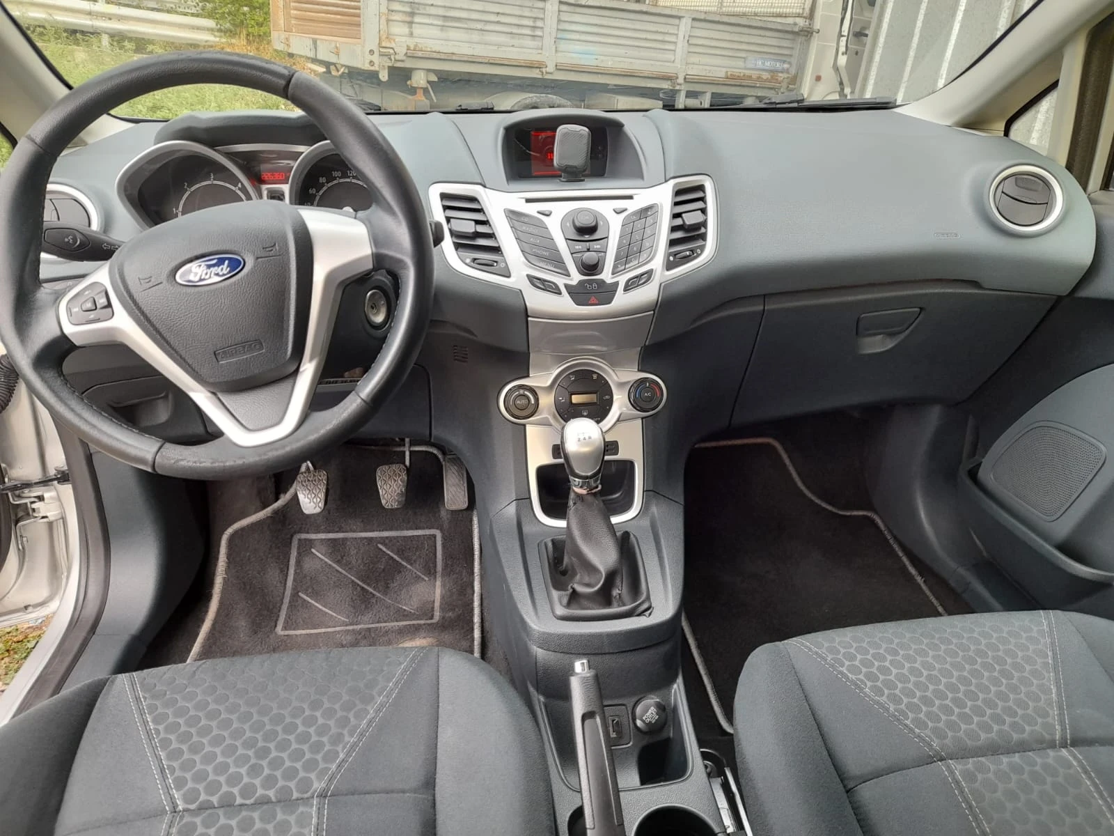 Ford Fiesta  - изображение 8