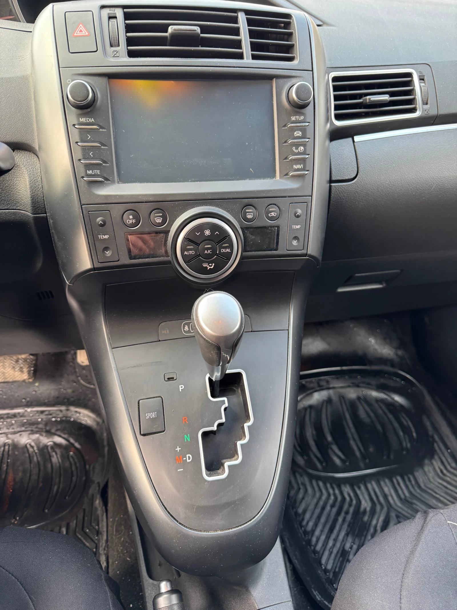 Toyota Verso 1.8 | Mobile.bg � ����������� 10