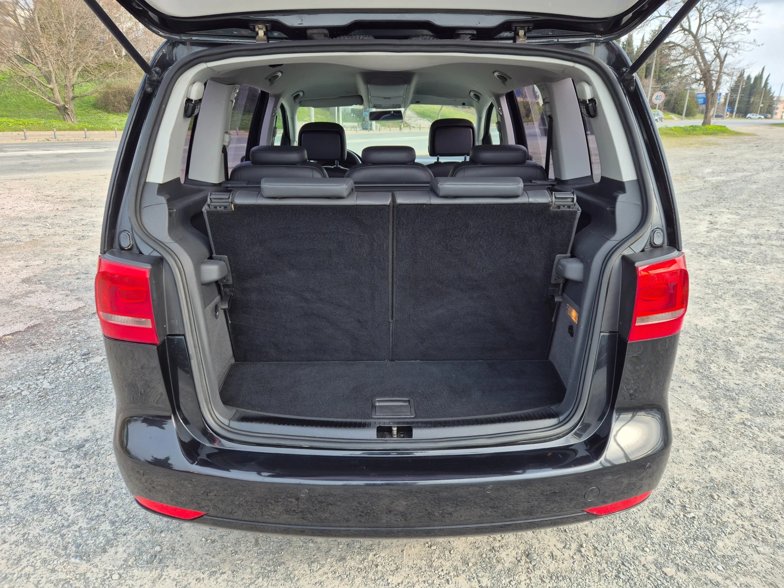 VW Touran 1.4i Фабр.Метан, снимка 11 - Автомобили и джипове - 53926727