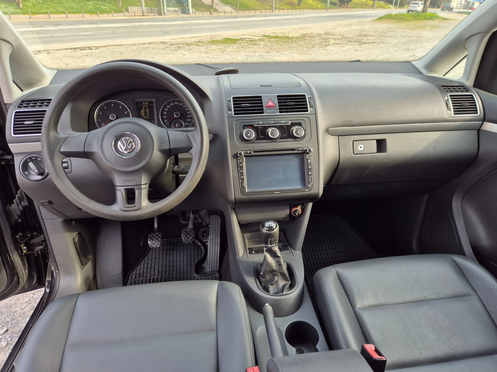 VW Touran 1.4i Фабр.Метан, снимка 14 - Автомобили и джипове - 53926727