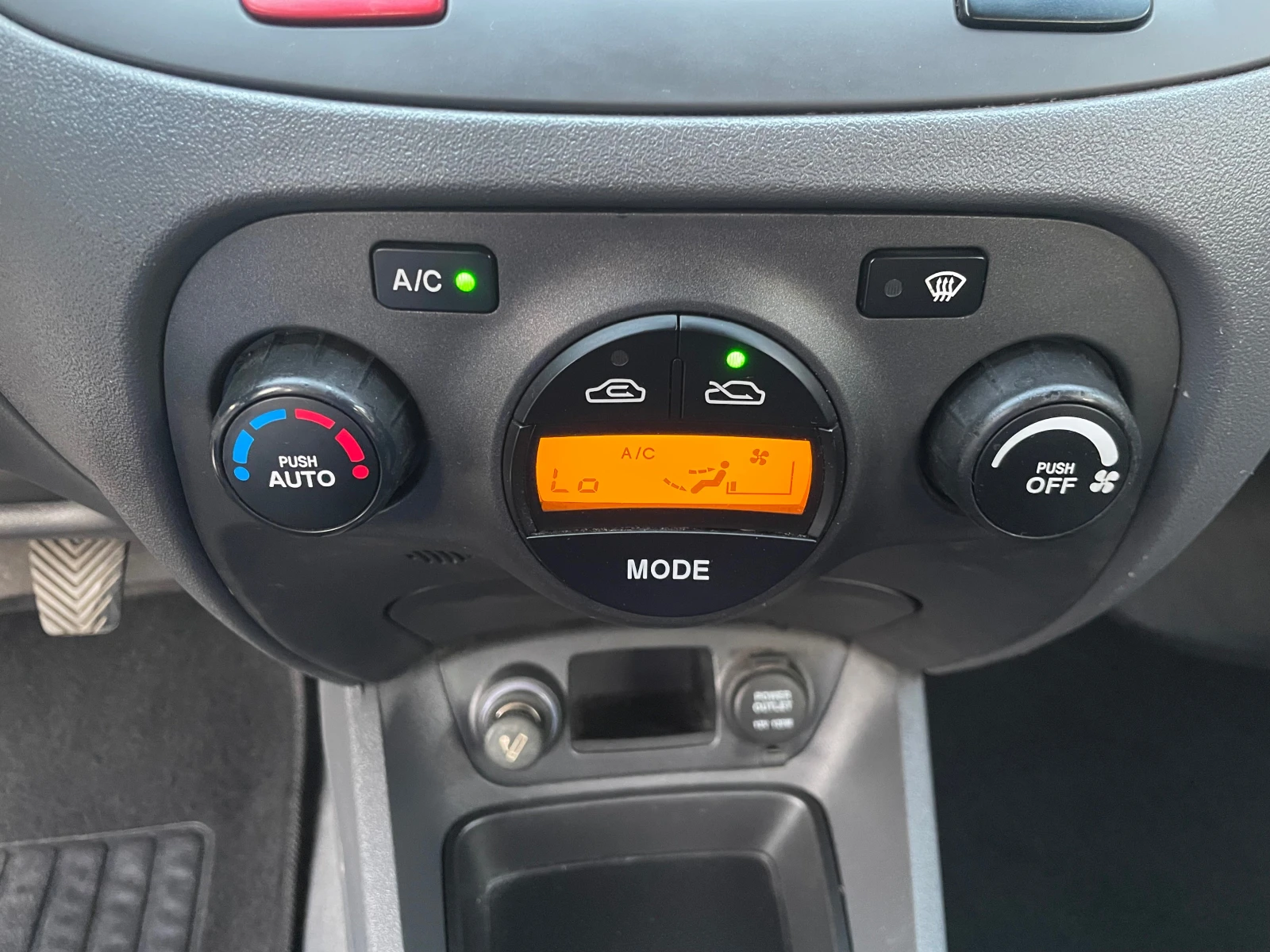 Kia Rio 1.4 I, снимка 14 - Автомобили и джипове - 54084709